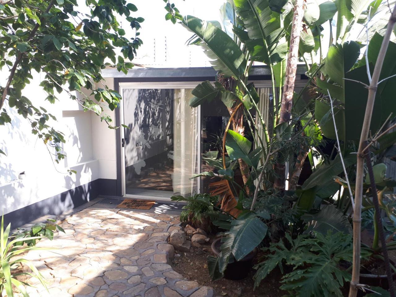 Hotel Suiderhof Self-Catering Windhoek Esterno foto