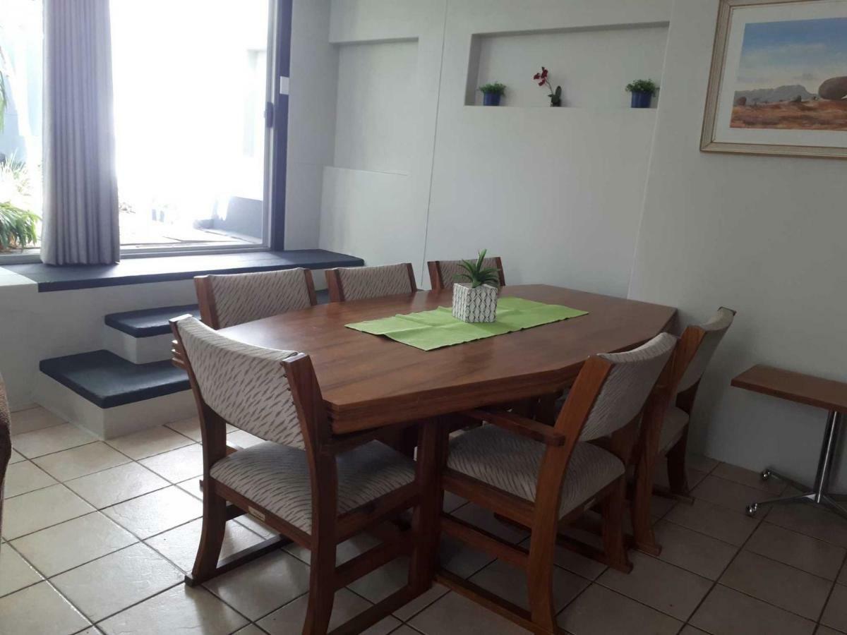 Hotel Suiderhof Self-Catering Windhoek Esterno foto