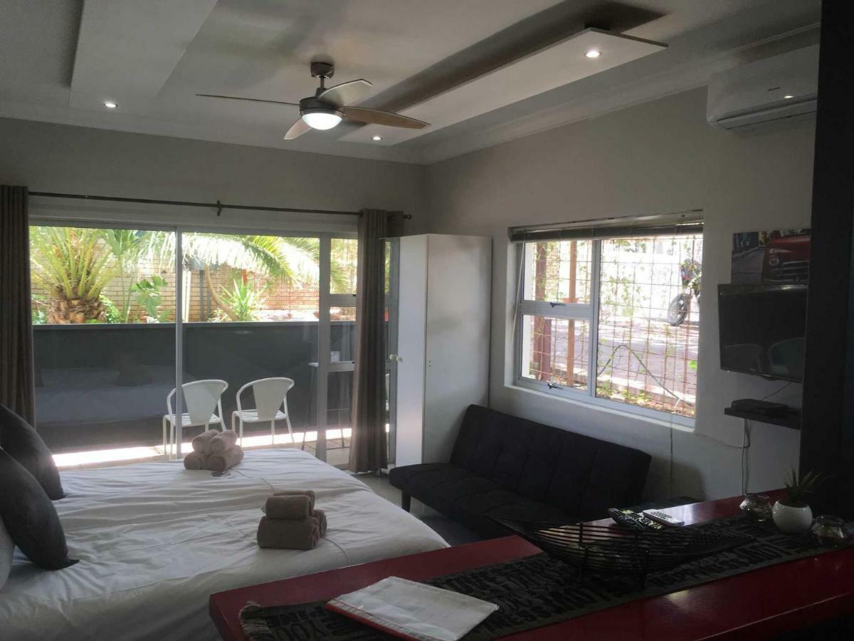 Hotel Suiderhof Self-Catering Windhoek Esterno foto