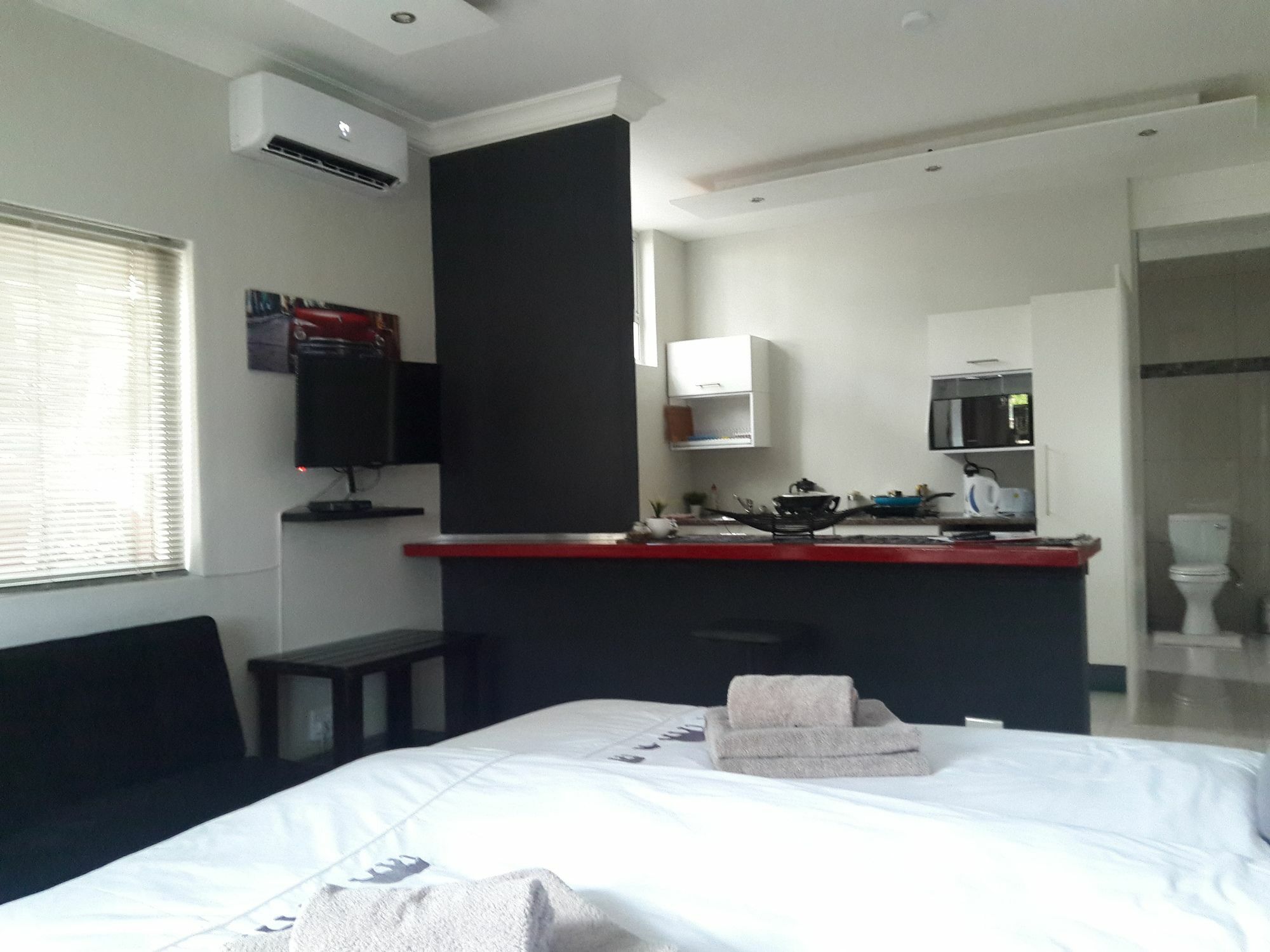 Hotel Suiderhof Self-Catering Windhoek Esterno foto