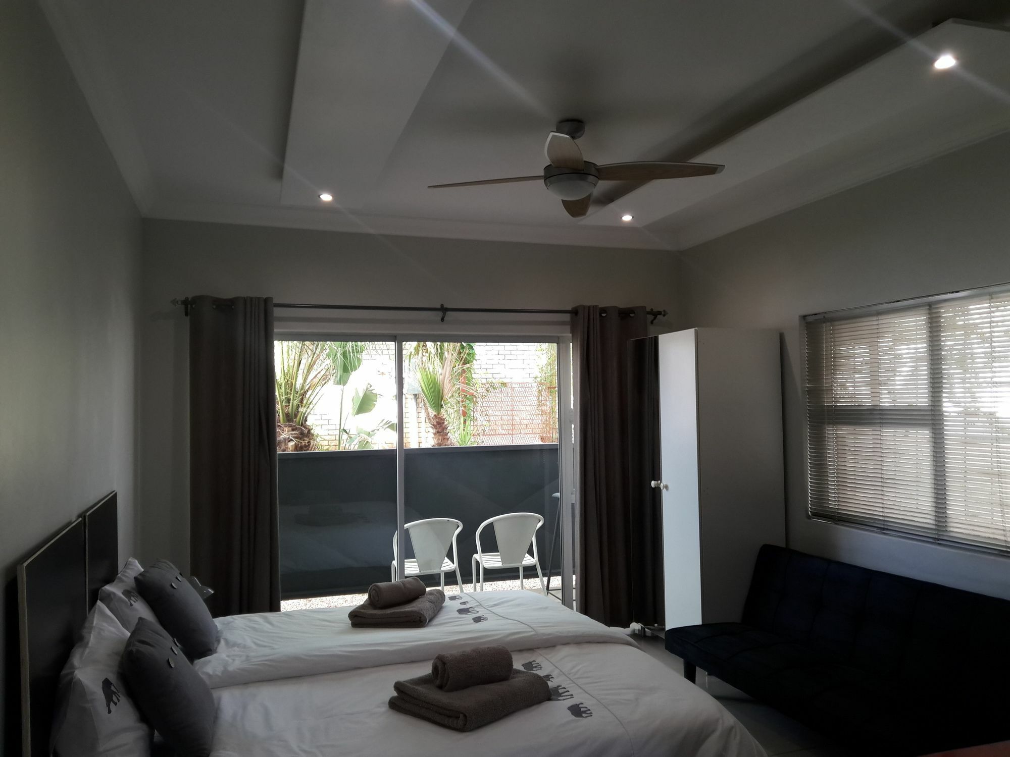 Hotel Suiderhof Self-Catering Windhoek Esterno foto