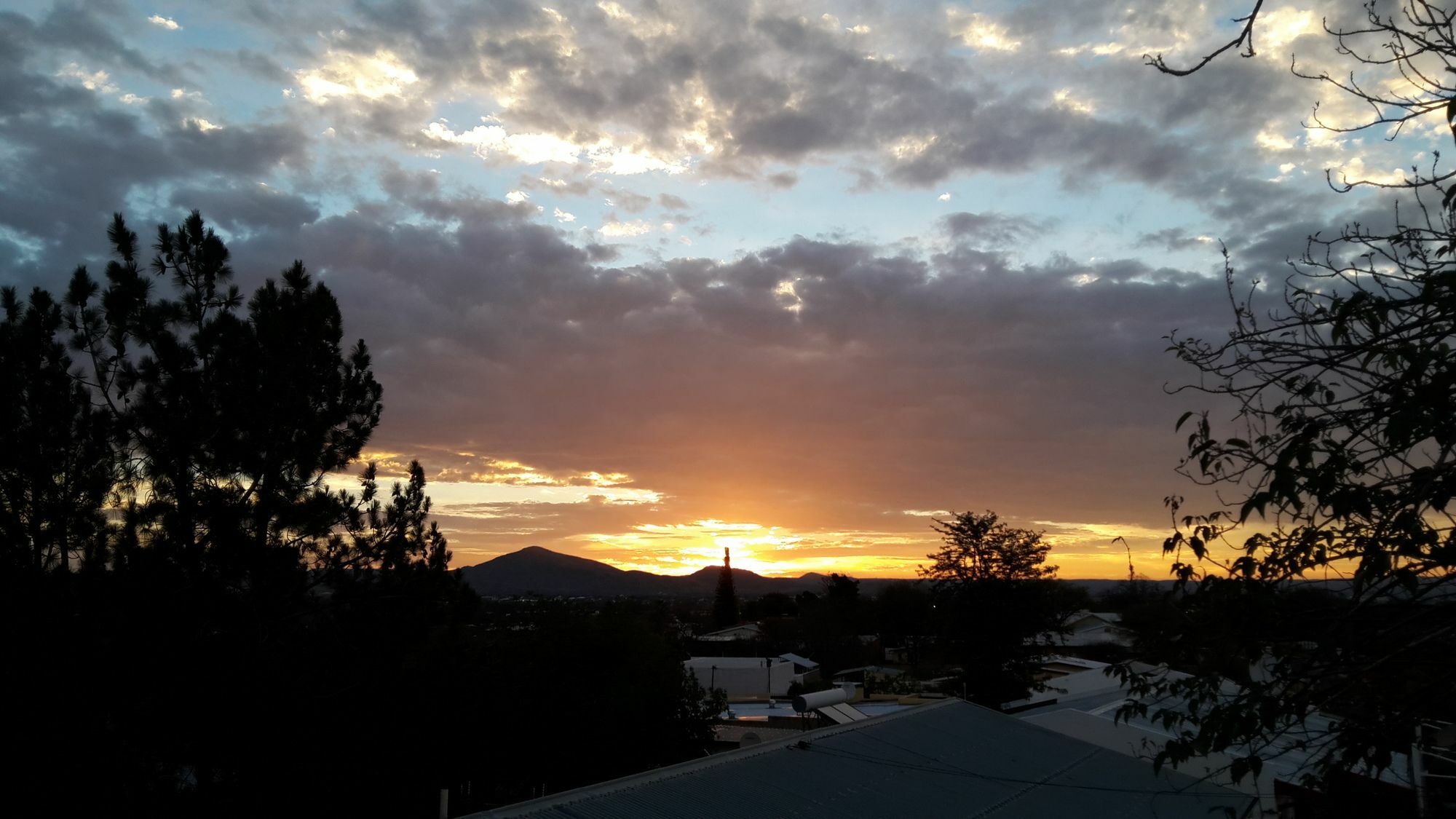 Hotel Suiderhof Self-Catering Windhoek Esterno foto